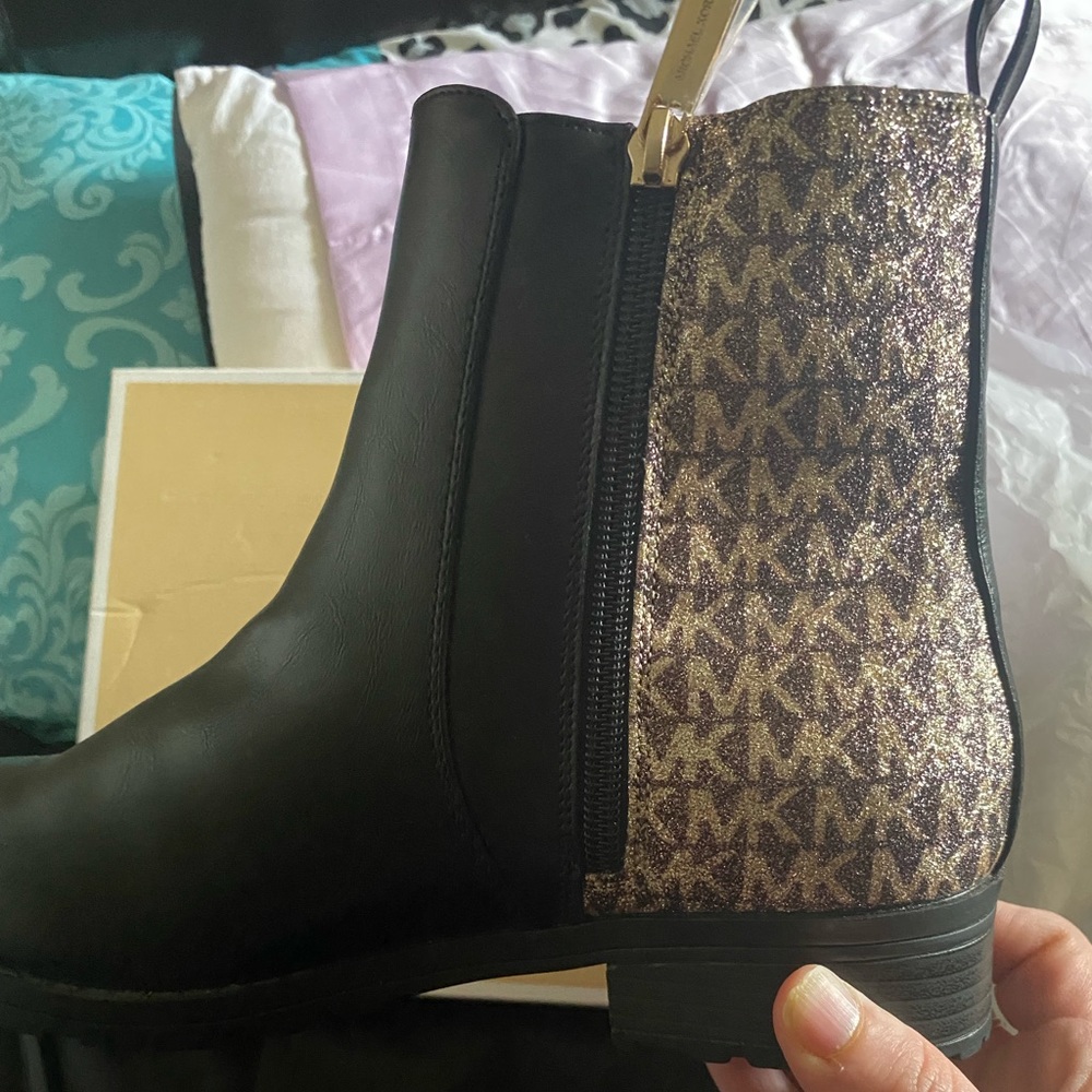 Michael Kors boots never worn still in box